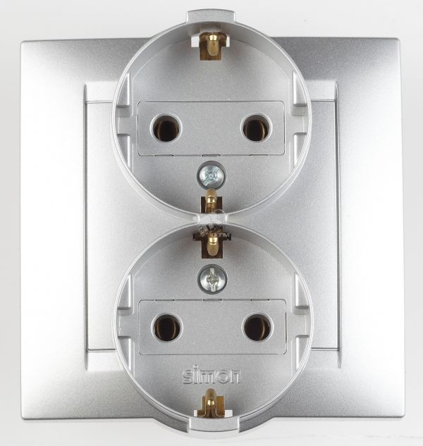 Розетка двойная 2Р+Е Schuko, 16А, 250В, винтовой зажим, алюминий