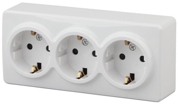 Розетка однофазная тройная наружная (открытой установки) с заземлением без шторок белый 16А 250В IP20 винтовые клеммы 11-2208-01 Эра Эксперт