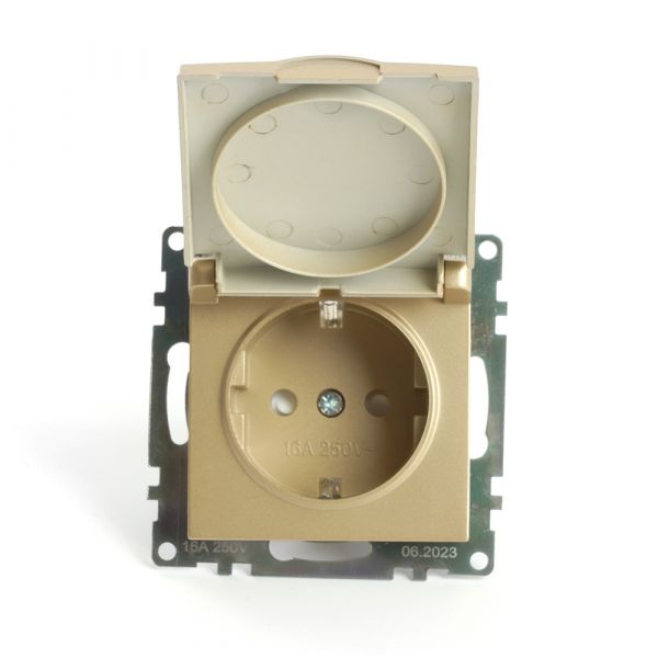 Розетка одноместная с/з с крышкой серия Катрин золото STEKKER