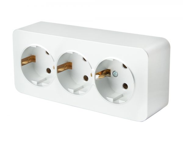 Розетка трехместная с/з 250В 10А серия София белый STEKKER
