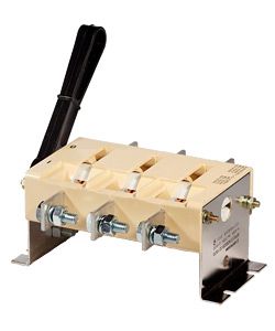 Рубильник ВР32-37А70220-00 УХЛ3 400А несъемная боковая рукоятка 3п на два направления IP00