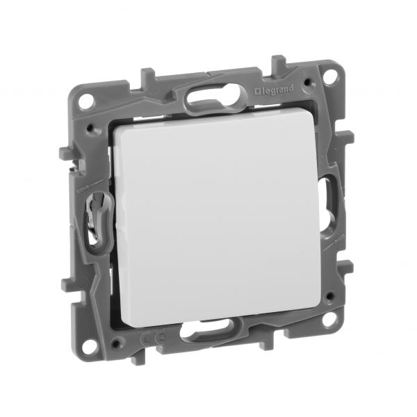 Выключатель 1-клавишный проходной самовозвратный 6А безвинтовое крепление белый ETIKA