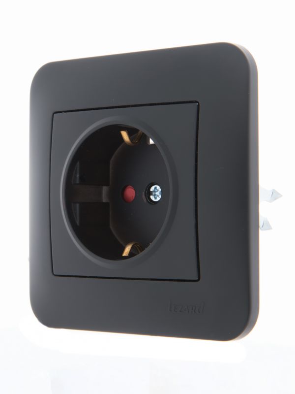 KARINA Розетка с защитой от детей керамика чёрный бархат (10шт/120шт)