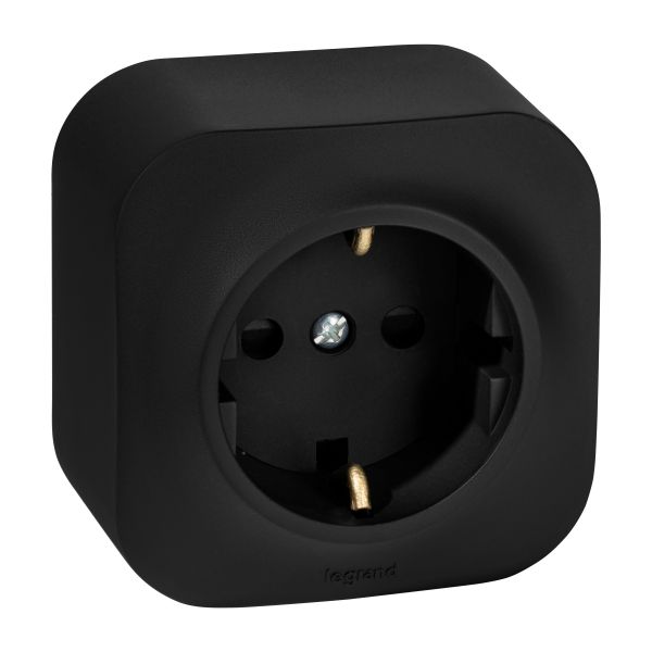 Розетка 1-местная для открытой установки с заземлением с защитными шторками 16Ачерный матовый QUTEO