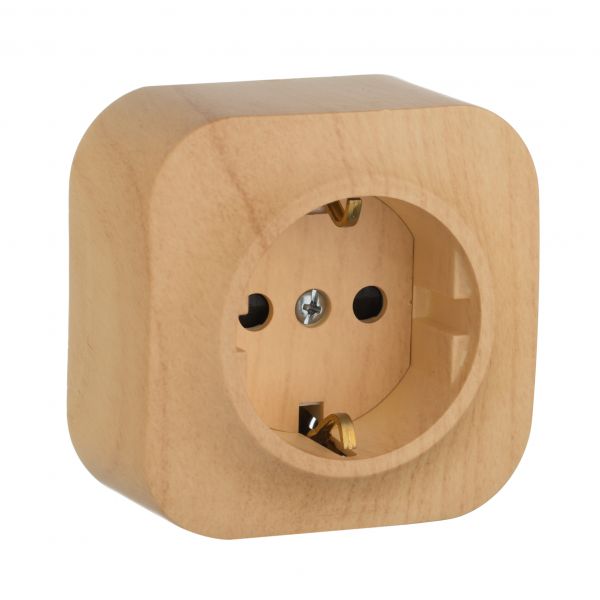 Розетка 1-местная для открытой установки с заземлением с защитными шторками 16Адерево QUTEO