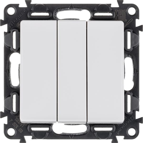 Valena LIFE Выключатель трехклавишный 10АХ 250В с лицевой панелью Винтовые зажимы Белый