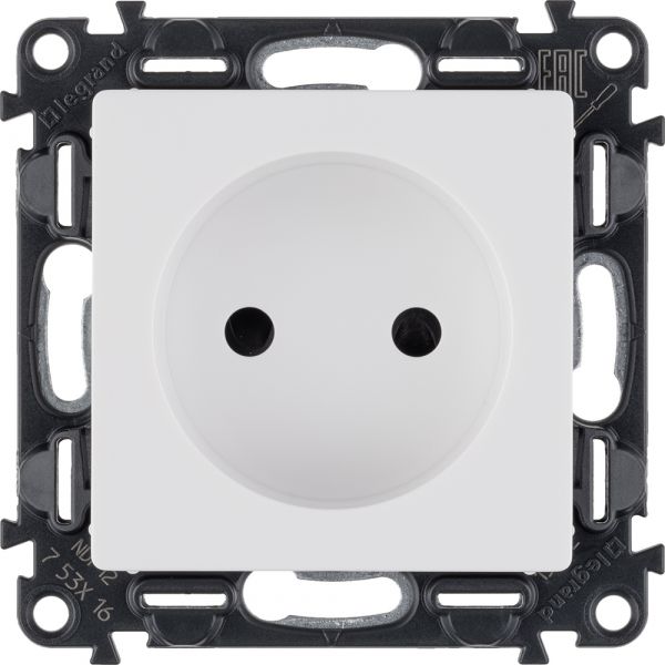 Valena LIFE Розетка силовая 2К 16А 250В c лицевой панелью белая со шторками безвинтовые зажимы