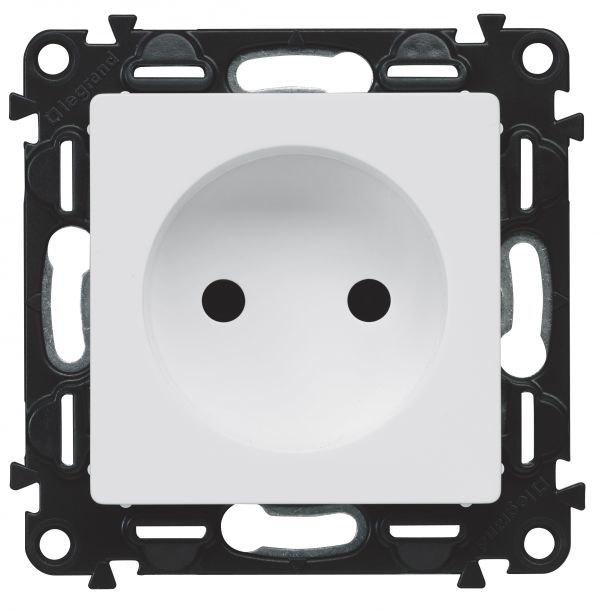 Valena LIFE. Лицевая панель силовой розетки 2К. Белая