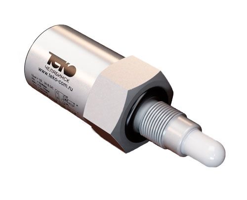 Выключатель бесконтактный CSN EC47S8-32P-12-LZS4