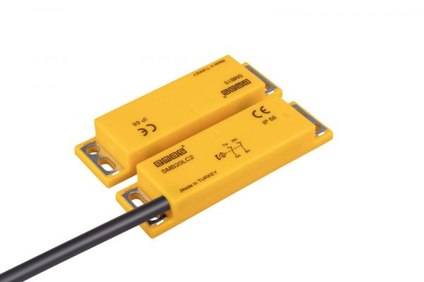 Магнитный датчик (2НЗ), провод 2м (расст. сраб. 5мм), левый выход, IP68