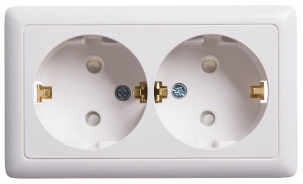 ХИТ открытой установки Розетка двойная с заземлением со шторками, 16А, белый
