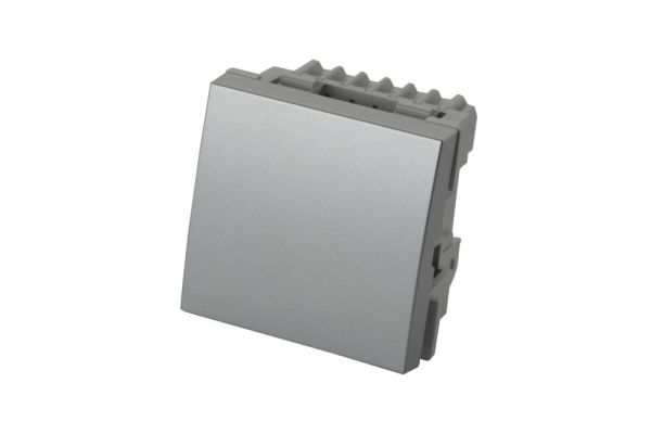 Переключатель на два направления одноклавишный 45 х 45 хм 10 A – 250 В, серебристый