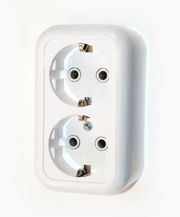 Валентина Розетка 2 поста наружная с заземлением  белый РА16-826