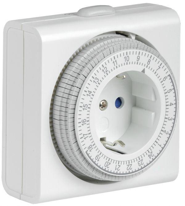 РТМ-3 Розетка-таймер механ. 15мин 24ч 96on/off 16А IP20