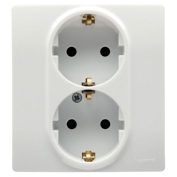 Розетка 2местная с заземлением с защитными шторками 16А в сборе белый ETIKA