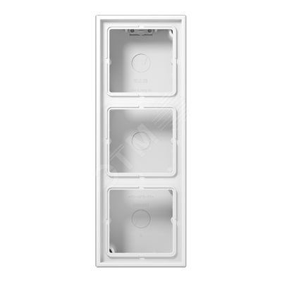 Коробка для накладного монтажа с негорючим основанием 3-я  для горизонтальной/вертикальной установки  в комплекте с рамкой  для установки устройств и накладок серии LS990  Материал- дуропласт  Цвет- белый